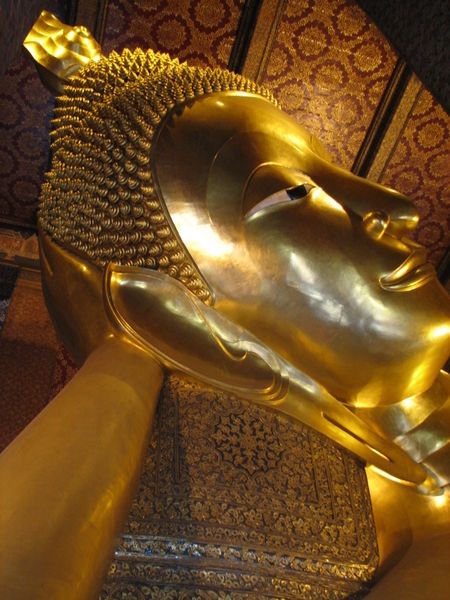 Reclining Buddha and the 5 meter smile