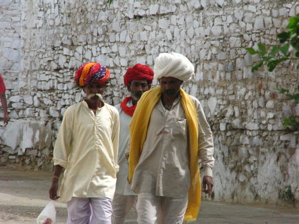 Hindus in turbans/Pushkar
