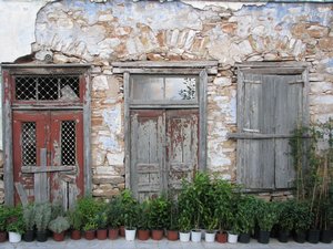 Decay in Ano Syros