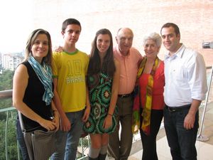 in Medellin con familia Garcez