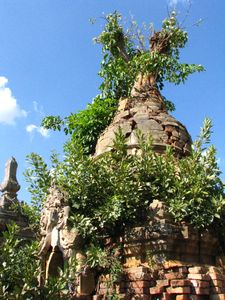 Shwe Inn Thein stupa.