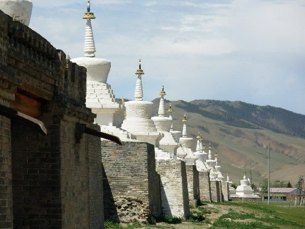 outside the walls of Erdene Zuu Khiid