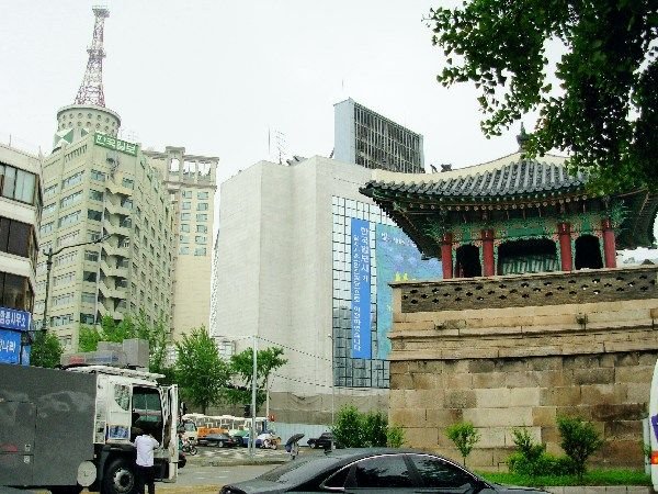 old and new, Dongsipjagak and modern architecture