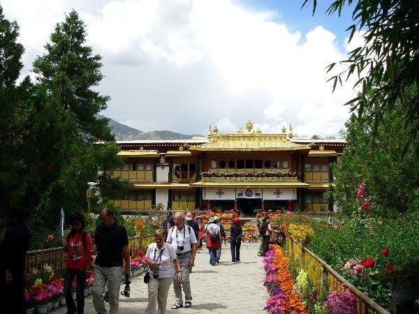 the Takten Migyur Potrang (summer residence of 14th Dalai Lama) at the Norbulingka, Lhasa