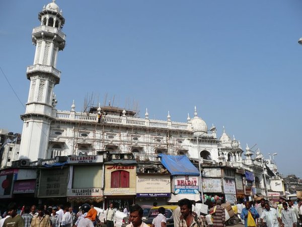 mosque opposite Mangaldas Market