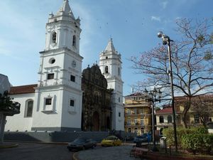Iglesia Catedral and Plaza de la Independencia, Casco Viejo
