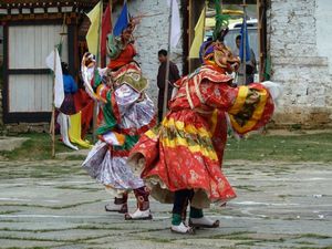 Yakchoe dancers