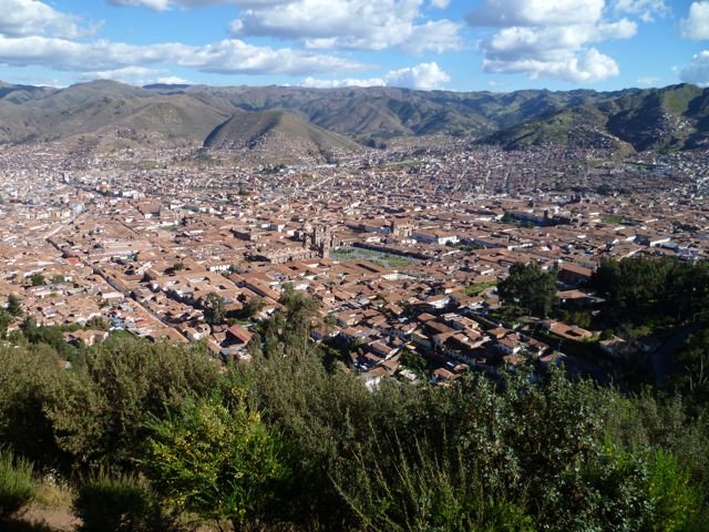 first sight of Cusco from San Cristóbal
