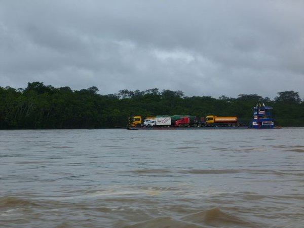 vehicle ferry on the Río Napo