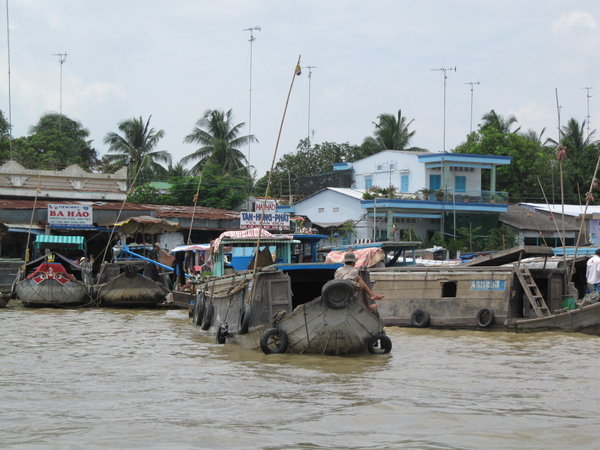Schwimmende Maerkte im Mekong Delta