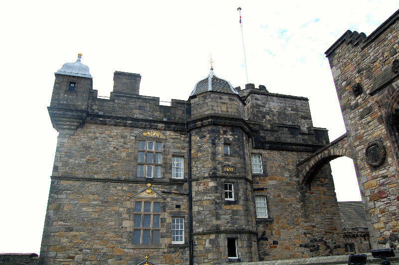 Building possessing the Scottish crown jewels