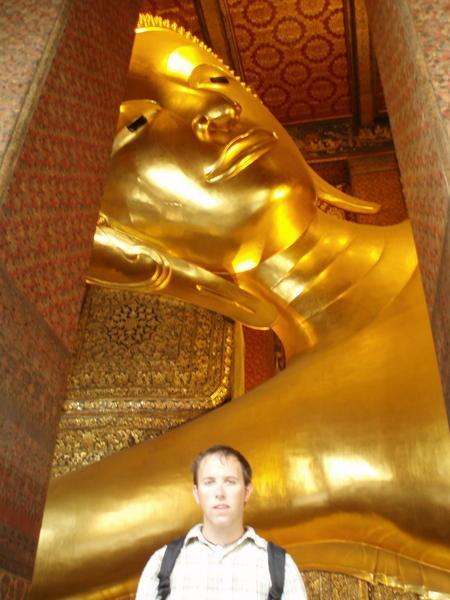 Look at the size of that Buddha!