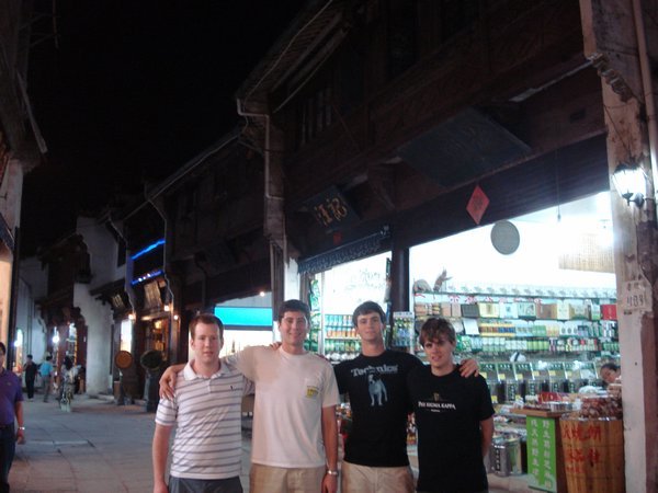 Guys group pic along Lao Jie
