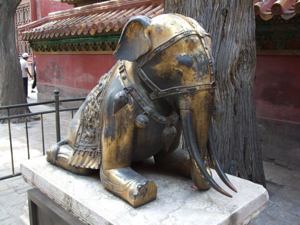 Awesome Elephant (Buddhist?) Statue