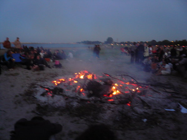 Sankt Hans Eve bonfire