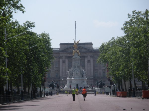 Lundi Buckingham Palace