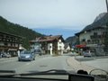 Bliver ledt igennem en lille hyggelig by i Østrig for at undgå kø på motorvejen