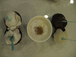 Mmm gelato & cappuccino..