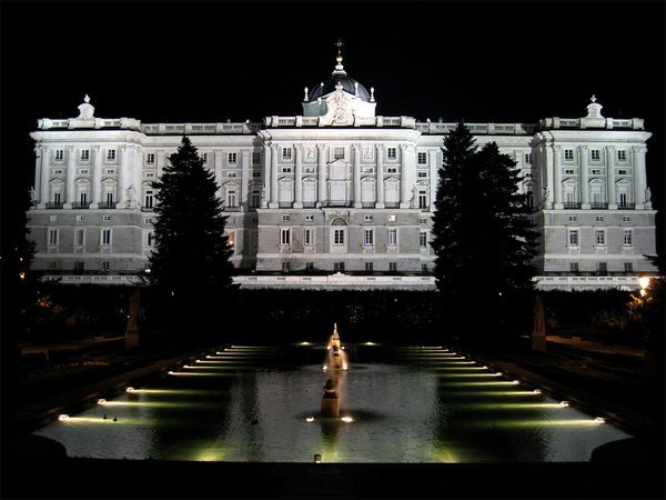 Royal Palace at night
