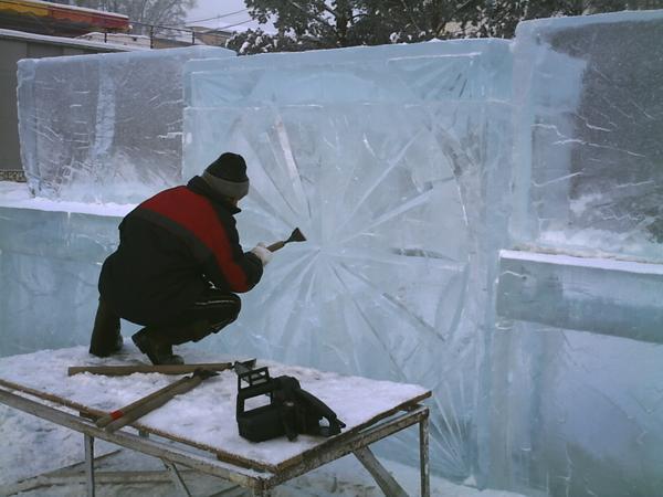 Ice Sculpturer