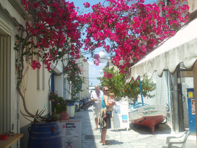 An alley in Poros