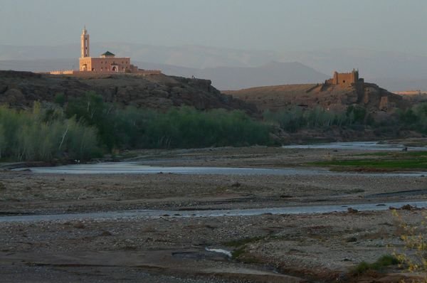 View across the river at El Kelaa M'Gouna