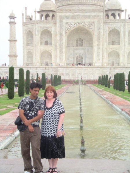 Ojesh and Gina in front of Taj Mahal