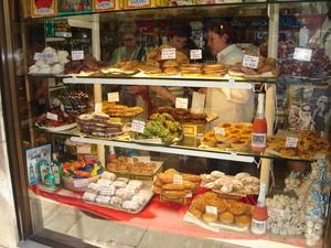 Mmmm....lots of these shops to tempt the tastebuds