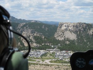 Mt. Rushmore helicopter