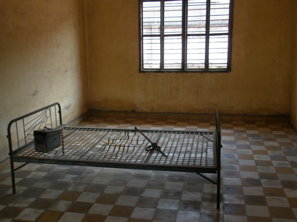 A torture cell at S21