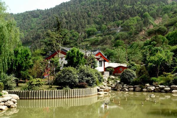 Huaqing Hot Springs