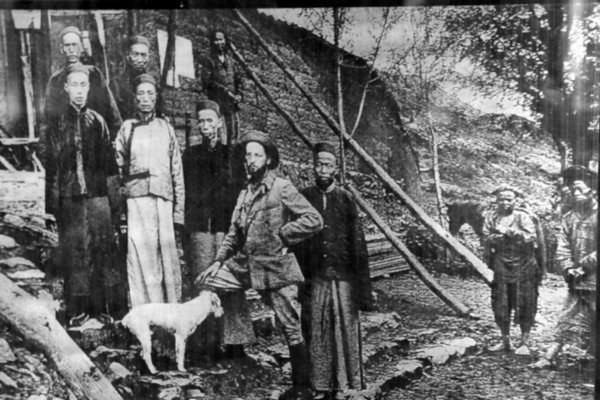 Special old picture of the Yi people