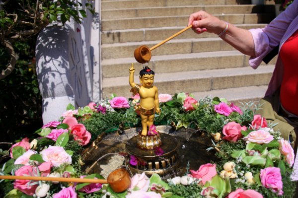 Washing Buddha