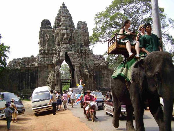 To Angkor Thomb