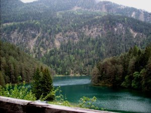 Gorgeous lake in austrian alps 4