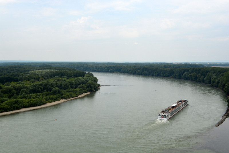 Hi Danube, hi Austria (left)