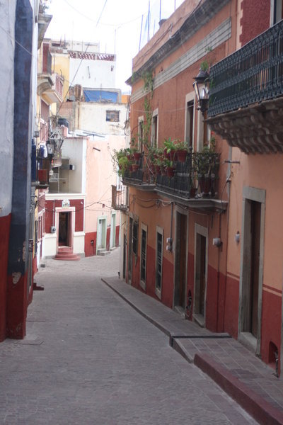 Guanajuato alleyway