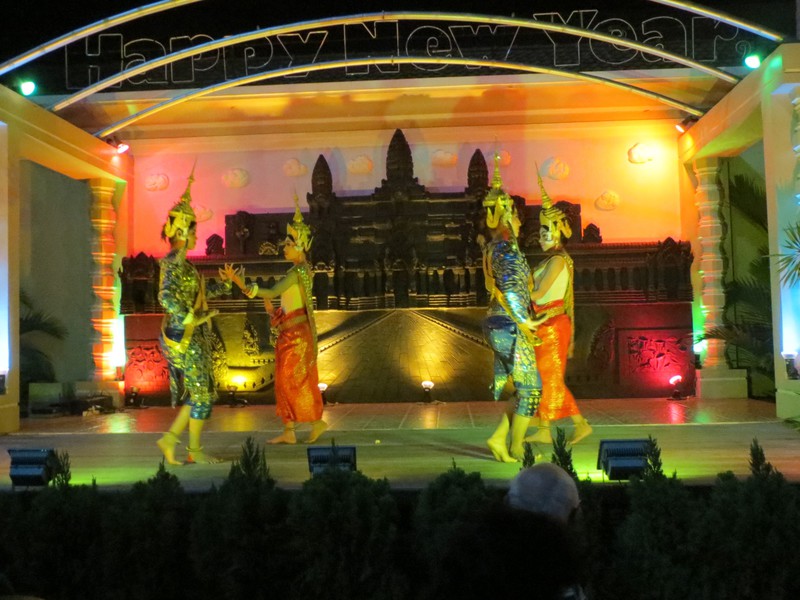 Traditional Khmer Dance Show (8)