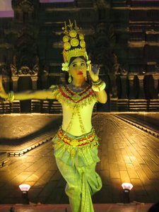 Traditional Khmer Dance Show (3)