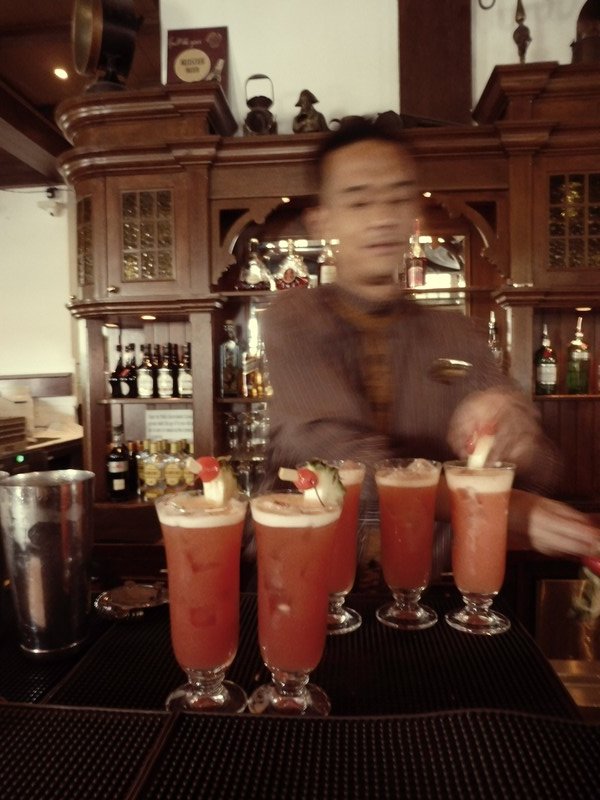 Singapore Sling Barman