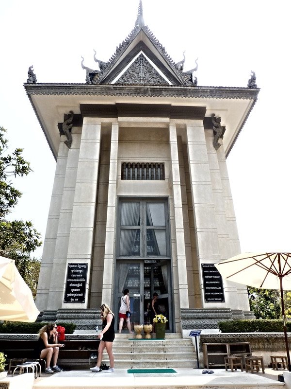 Monument Building - Choeung Ek