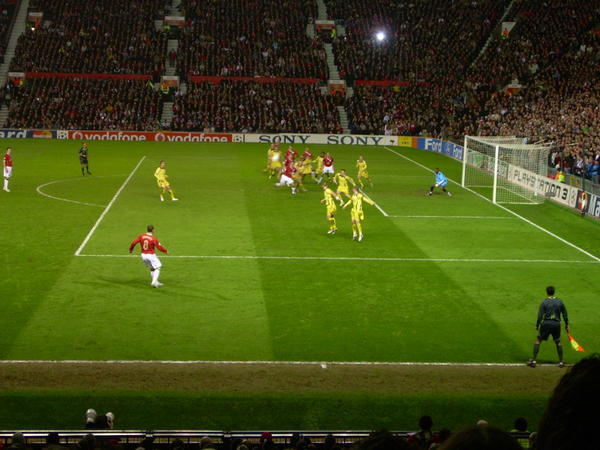 Rooney going to goal