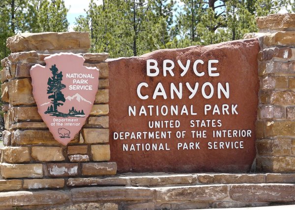 bryce canyon sign