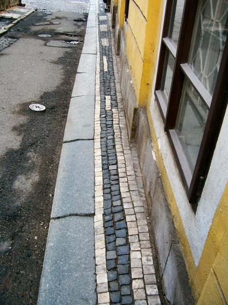 Stone Sidewalk Design