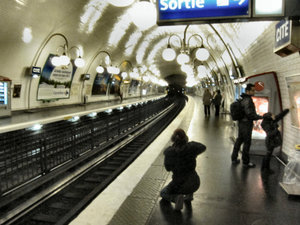  Paris subway station