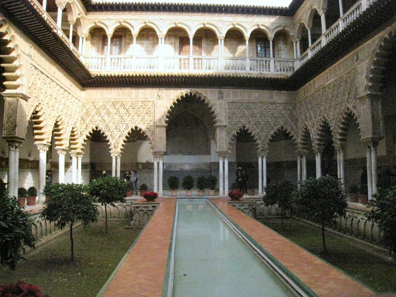 Seville Alcazar courtyard fountain 