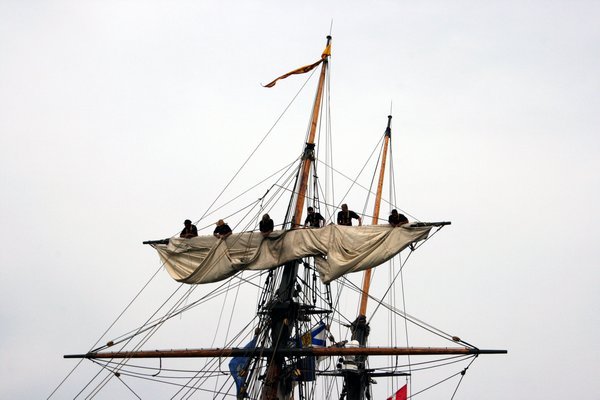 Lowering the sails