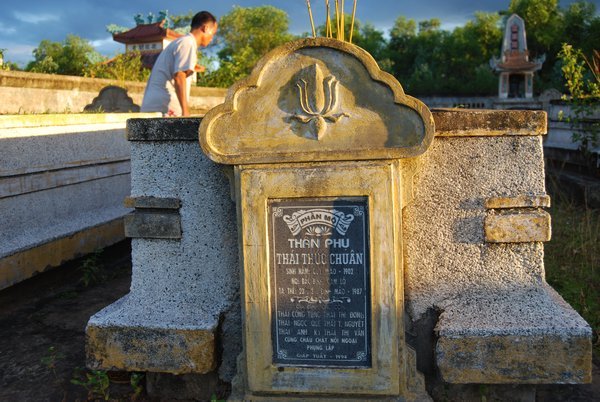 Cam Lo, Thai family cemetery