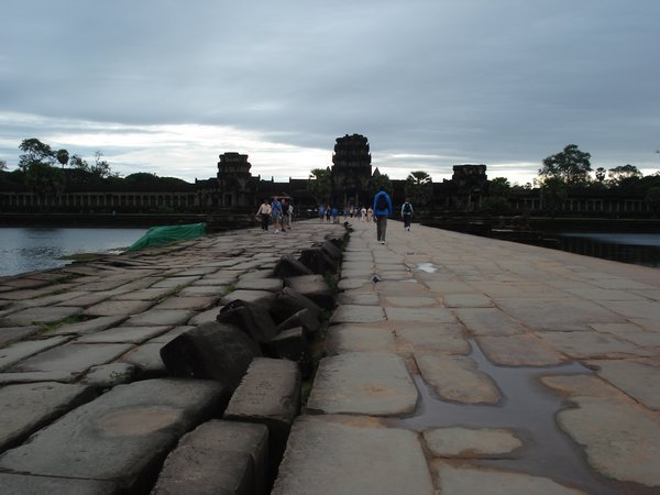 Angkor Wat: first gimpse