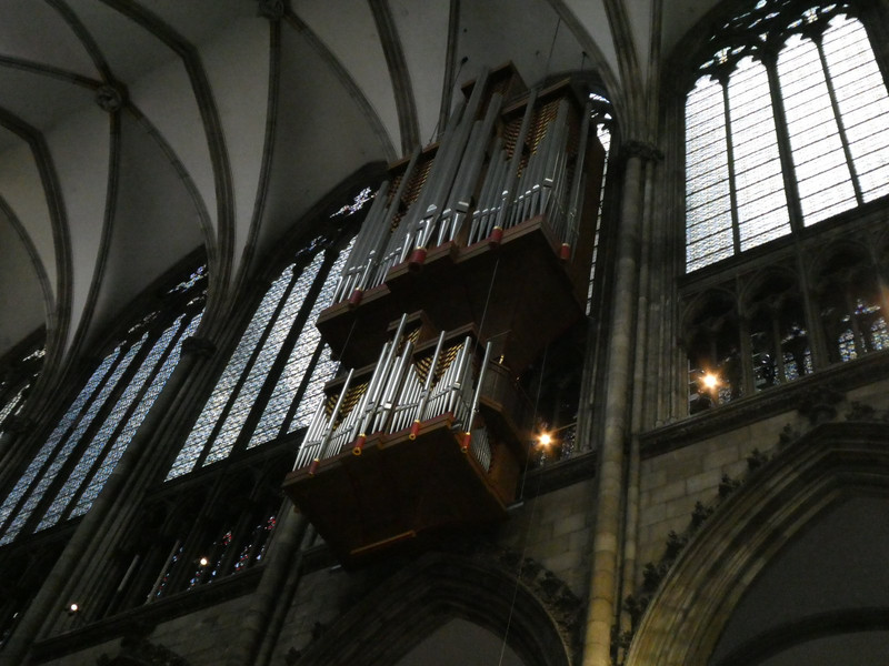 The 4th organ hangs from the roof!